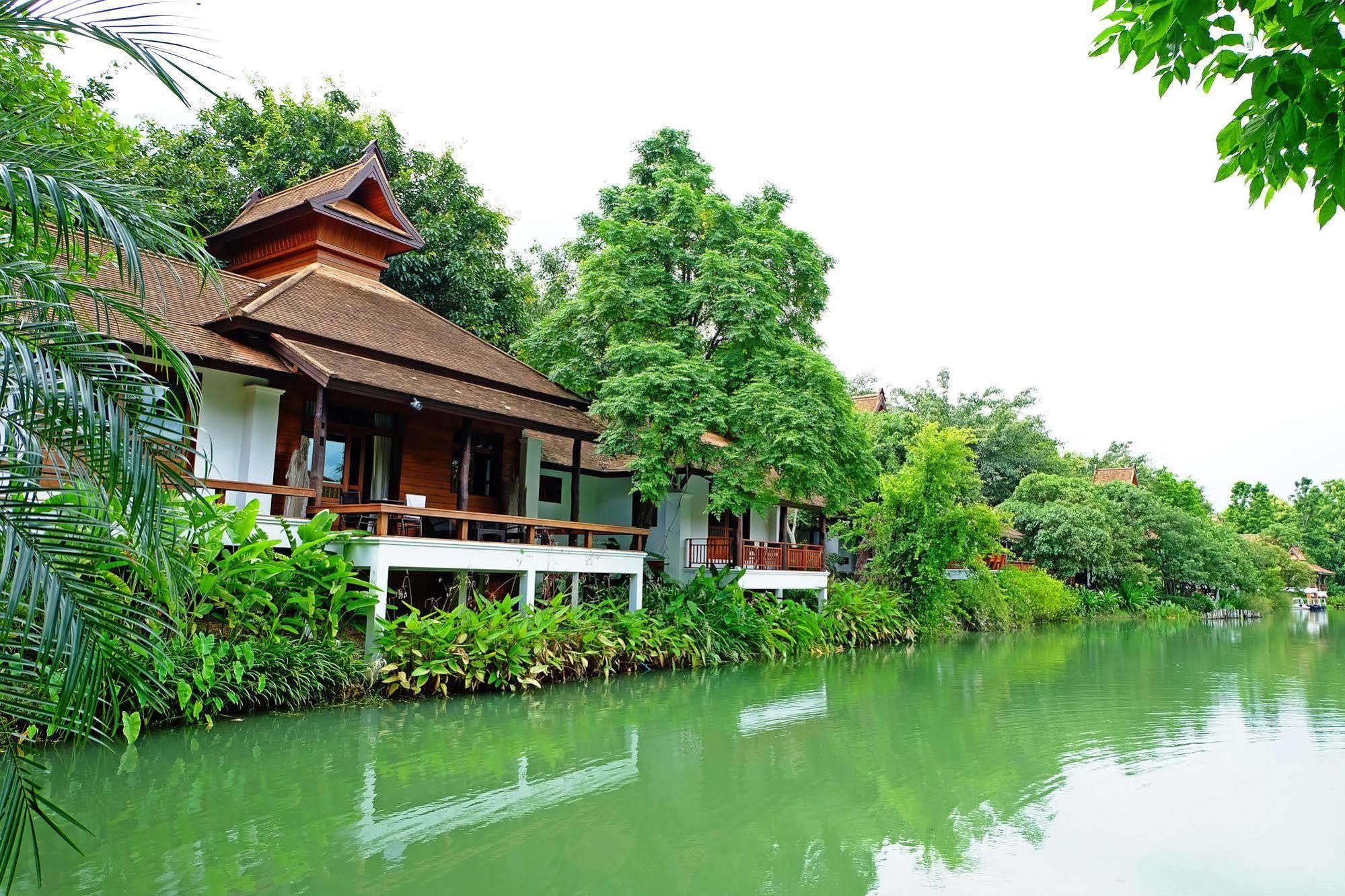 Khum Nakorn Villa Saraphi Exteriér fotografie